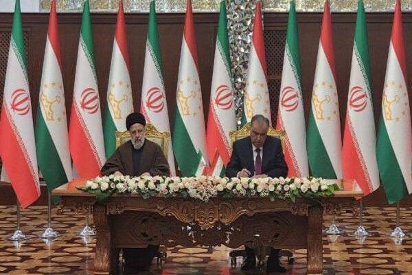 توقيع 18 وثيقة تعاون بين إيران وطاجيكستان بحضور رئيسي البلدين