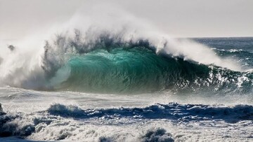 هشدار امواج ۳.۵ متری در دریای خزر