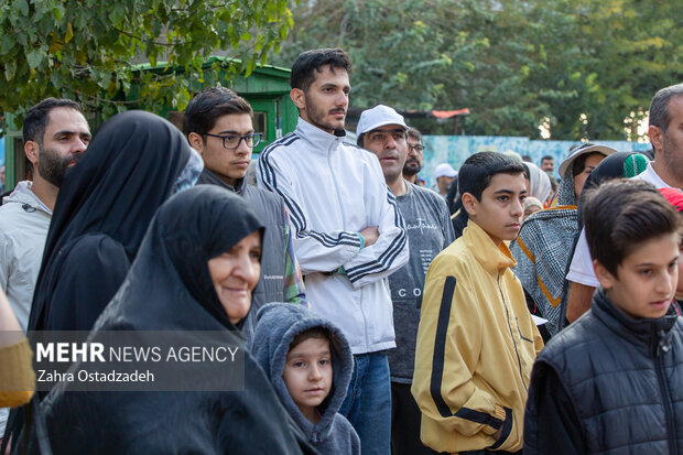 همایش بزرگ پیاده روی خانوادگی با حضور مجید باقری معاون برنامه ریزی شورای شهر تهران صبح امروز ۱۸ آبان ۱۴۰۲ در بوستان طالقانی برگزار شد
