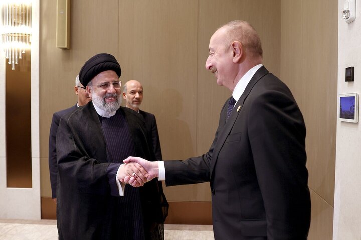  رئيسي یلتقي نظيره الأذربيجاني في طشقند