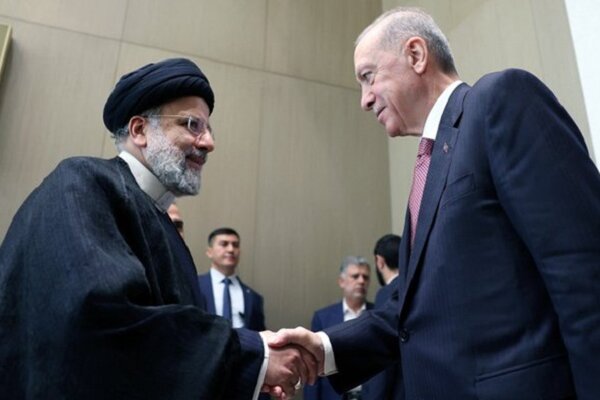 صدر رئیسی اور اردوغان کی ملاقات، دوطرفہ تعلقات اور غزہ کی صورتحال پر تبادلہ خیال