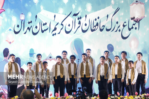 مردم فلسطین را قرآن زنده نگه داشته است