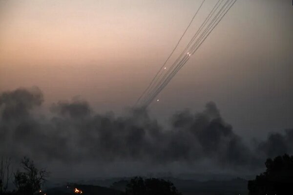 - ریخته شدن ۱۳هزار بمب بر سر مردم غزه/ بمباران بیمارستان الشفاء |
