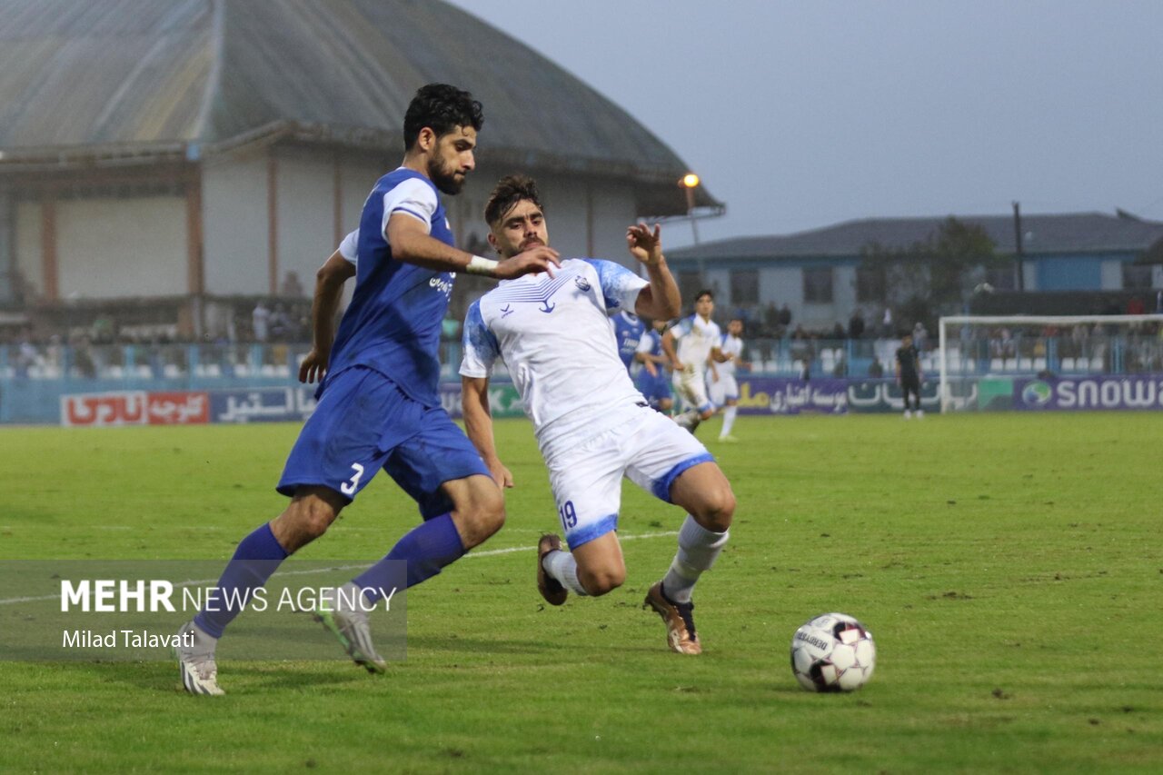 دیدار تیمهای فوتبال ملوان بندرانزلی و استقلال خوزستان دیدار تیمهای فوتبال ملوان بندرانزلی و استقلال خوزستان
