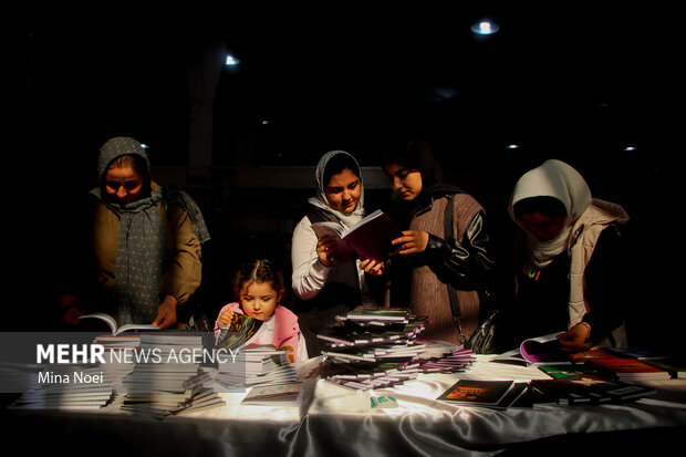 گشتی در نمایشگاه بین المللی کتاب تبریز