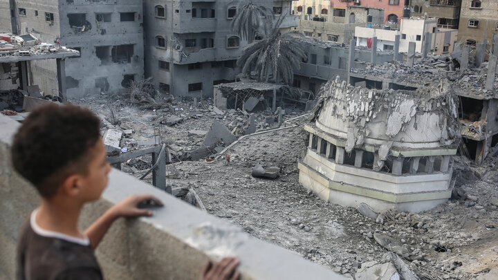 بمباران منازل مسکونی و مراکز درمانی غزه