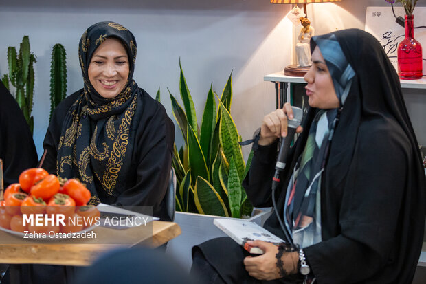 بازخوانی و بررسی کتاب "پاییز آمد" با حضور گلستان جعفریان نویسنده کتاب عصر امروز ۲۰ آبان ۱۴۰۲ واقع در فروشگاه سوره مهر واقع خیابان انقلاب برگزار شد