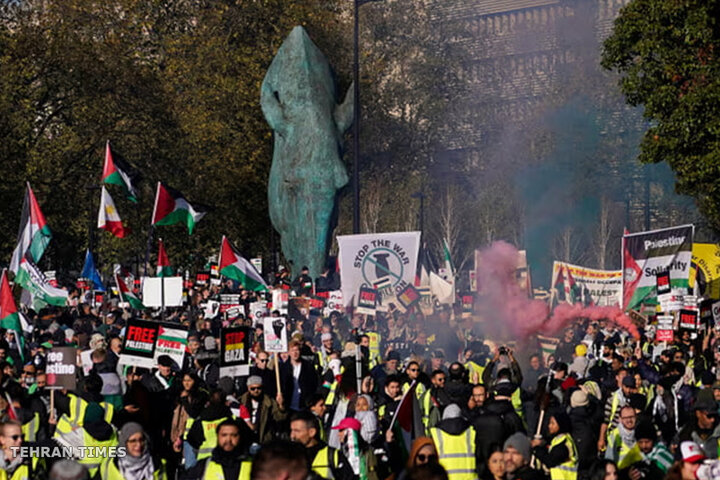 Demonstrations against Gaza massacre on both sides of the Atlantic