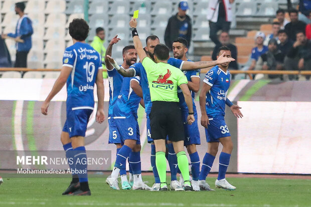 وضعیت داوری برای مسئولان فوتبال مهم نیست/ جلسه کمیته صوری بود!