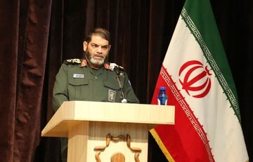 انقلاب اسلامی با مردم تعریف می‌شود/ همه اقوام کشور در دفاع مقدس مشارکت داشتند