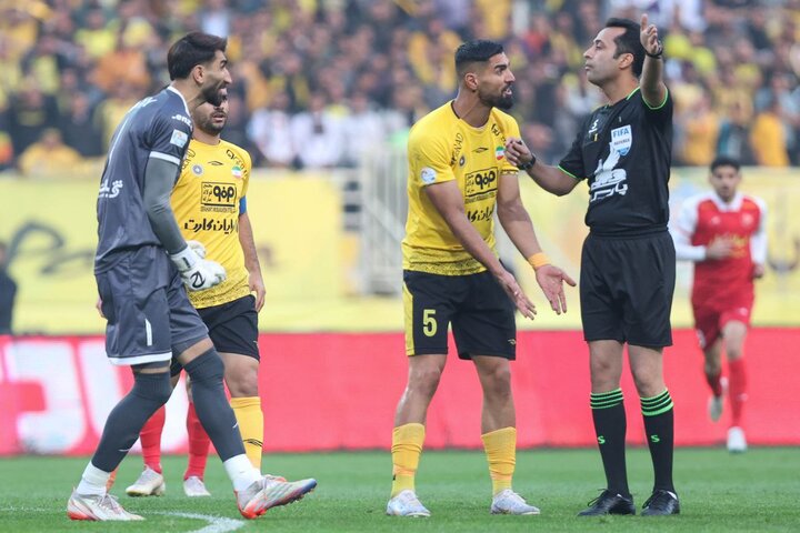 کابوس سپاهان پس از ۸ سال به پایان رسید/ پرسپولیس باخت و سقوط کرد