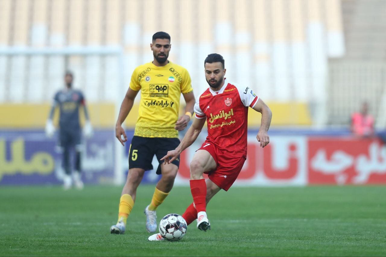 تیم فوتبال سپاهان و پرسپولیس