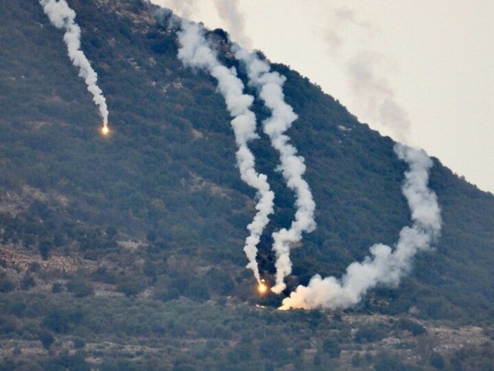 إطلاق 3 صواريخ من لبنان على مواقع عسكرية صهيونية