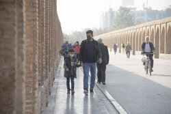 هوای اصفهان برای گروه‌های حساس ناسالم است/  شاخص ۲ شهر مجاور در وضعیت پاک