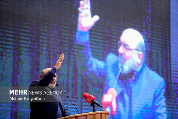 سومین اجلاسیه مجمع جهانی مستضعفین (مقاومت) صبح امروز سه‌شنبه ۲۳ آبان ۱۴۰۲ با حضور سردار غلامرضا سلیمانی رئیس سازمان بسیج مستضعفین و سردار محمدرضا نقدی معاون هماهنگ کننده سپاه پاسداران در سالن پنج آذر سازمان بسیج مستضعفین برگزار شد