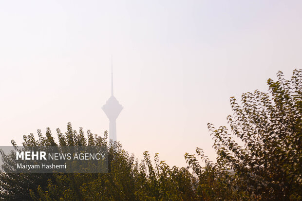 وضعیت قرمز هوای تهران/ هوا برای همه ناسالم است 