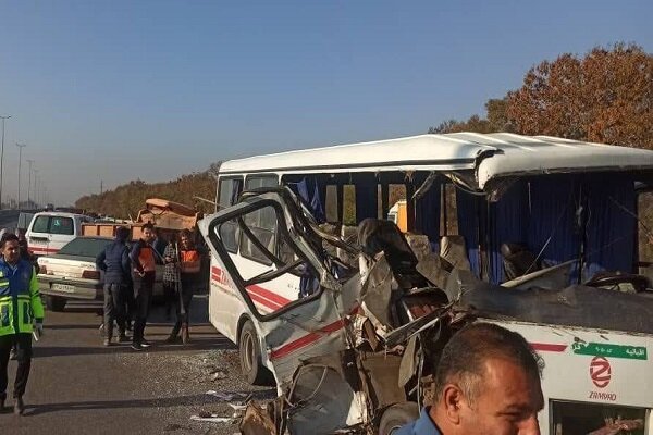 تصادف در البرز ۲۴ مصدوم برجا گذاشت تصادف در البرز ۲۴ مصدوم برجا گذاشت
