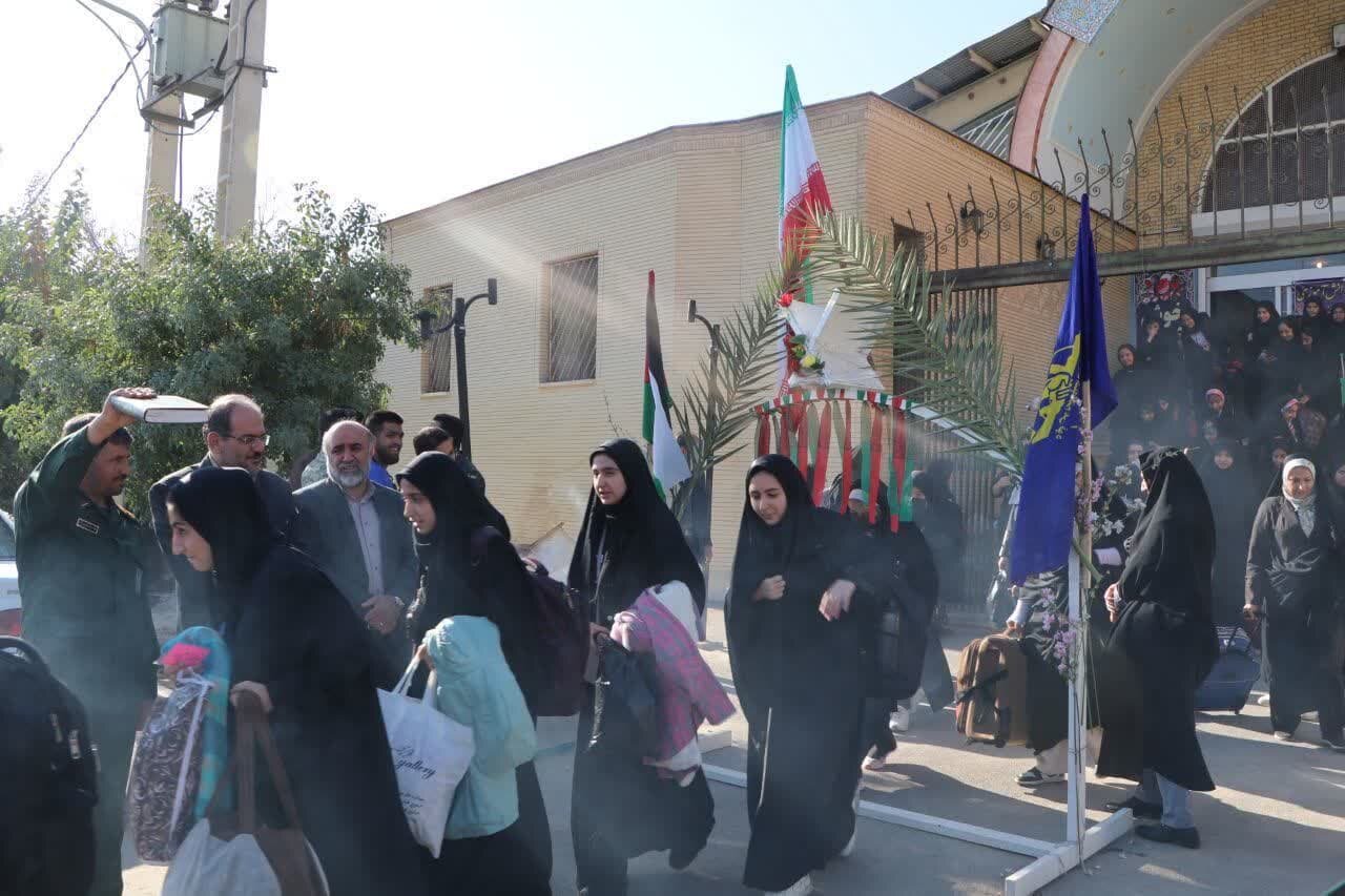 ۳۰۰ دانش‌آموز دختر مدارس شیراز به اردوی راهیان‌نور اعزام شدند