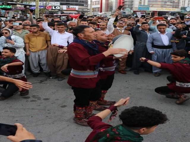 پنجمین جشنواره «هه‌لپه‌رکی» بانه آغاز بکار کرد