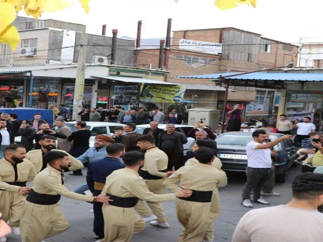 پنجمین جشنواره «ههلپهرکی» بانه آغاز بکار کرد