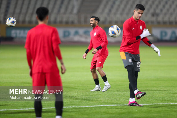 سامان قدوس بازیکن تیم ملی فوتبال  در تمرین تیم ملی فوتبال ایران حضور دارد
