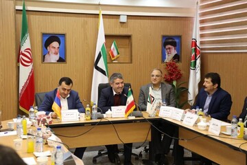 ایران و ارمنستان برای افزایش ترددکامیون از گمرک مِغری توافق کردند
