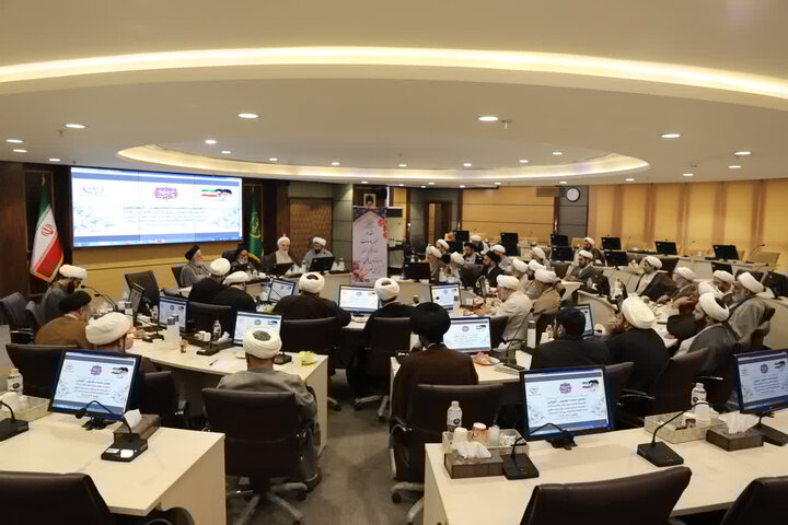 اقامه نماز جماعت از مهمترین و متعالی ترین وظایف روحانیت است