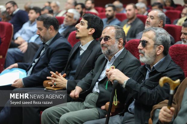 نشست دبیران استانی احزاب جبهه تحول خواهان انقلابی بعدازظهر امروز پنج شنبه ۲۵ آبان ماه ۱۴۰۲ با حضور و سخنرانی علیرضا زاکانی شهردار تهران و غلامعلی حدادعادل رئیس شورای ائتلاف نیروهای انقلاب اسلامی در سالن صدرا تهران برگزار شد