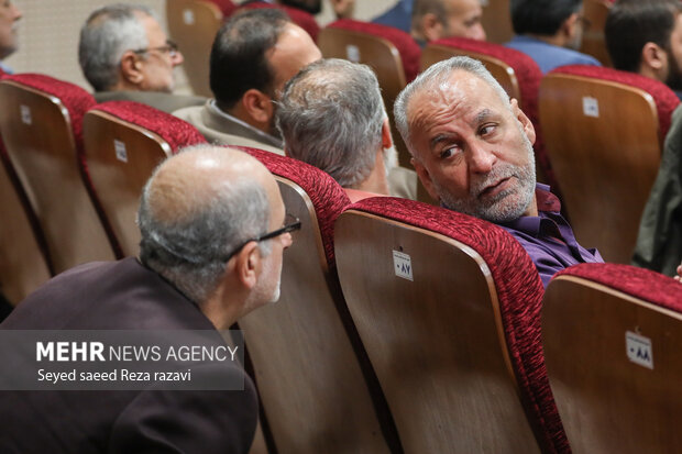 نشست دبیران استانی احزاب جبهه تحول خواهان انقلابی بعدازظهر امروز پنج شنبه ۲۵ آبان ماه ۱۴۰۲ با حضور و سخنرانی علیرضا زاکانی شهردار تهران و غلامعلی حدادعادل رئیس شورای ائتلاف نیروهای انقلاب اسلامی در سالن صدرا تهران برگزار شد