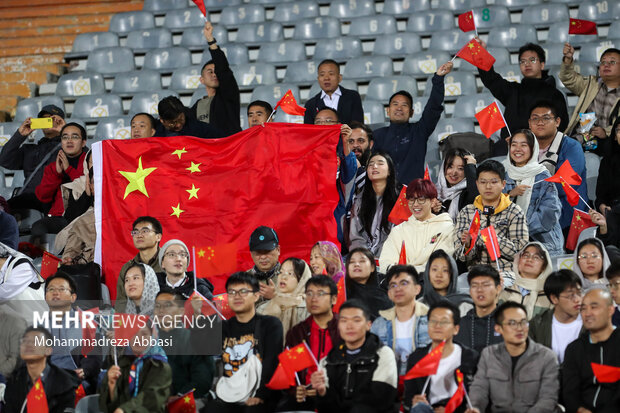 هواداران تیم ملی هنگ کنگ در دیدار تیم های ملی فوتبال ایران و هنگ کنگ حضور دارند