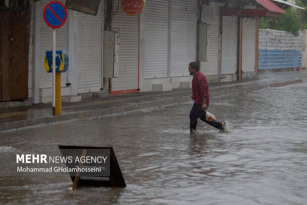 بارش شدید باران در روستای ریحان علیا شهرستان خمین