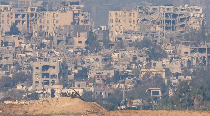 أكثر من 80 شهيدا تحت ركام منزل استهدفته قوات الاحتلال في مخيم النصيرات