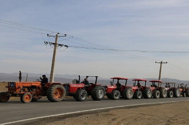 ارائه تسهیلات خرید تراکتور به کشاورزان بدون محدودیت زمانی