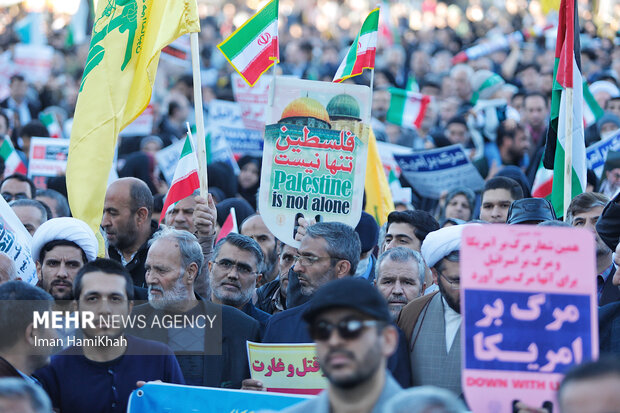 راهپیمایی مردم هرمزگان در محکومیت حادثه تروریستی کرمان