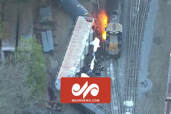 تصاویری از واژگونی و آتش سوزی یک قطار در جورجیا