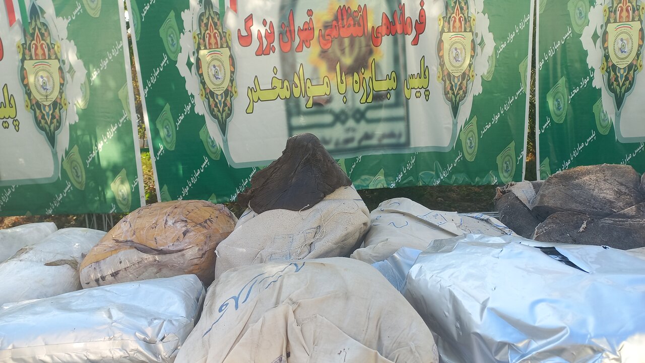 کشف مواد مخدر توسط پلیس حتی در پیچیدهترین نوع بسته بندی 4 پایگاه خبری ججین کشف مواد مخدر توسط پلیس حتی در پیچیدهترین نوع بسته بندی