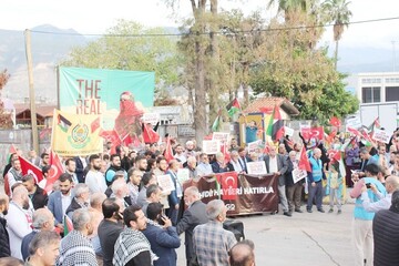 İskenderun Limanı önünde İsrail'e protesto