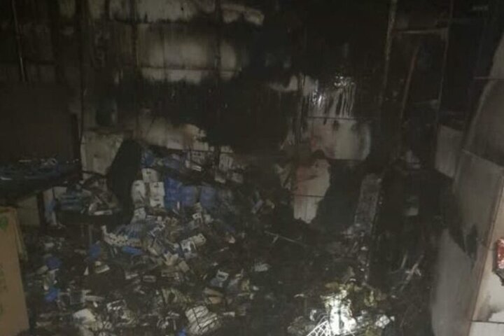 آتش‌سوزی فروشگاه لوازم جانبی موبایل در گناوه مهار شد