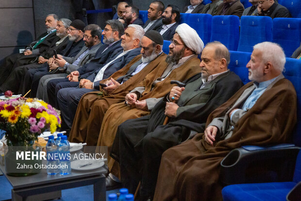 اختتامیه نخستین جایزه کتاب مداحان مؤلف و شب شعر حماسه مظلومیت و اقتدار با حضور محمد مهدی اسماعیلی وزیر فرهنگ و ارشاد اسلامی، امشب ۲۸ آبان ۱۴۰۲ در محل باغ کتاب تهران برگزار شد