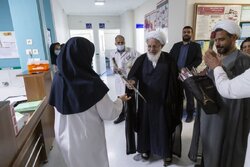 امام جمعه یزد از پرستاران بیمارستان مجیبیان تجلیل کرد