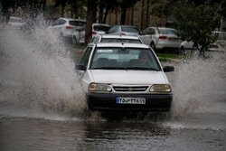 بارش باران و آبگرفتگی برخی معابر در کرمانشاه