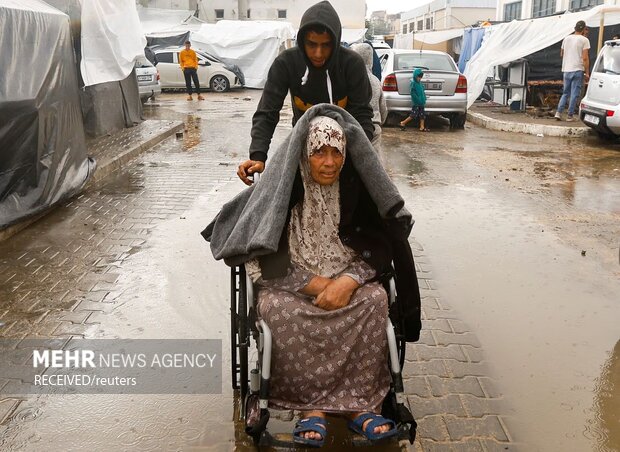 وخامت اوضاع آوارگان فلسطینی با بارش باران و وزیدن تندبادها