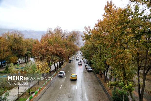 بارش باران و آبگرفتگی معابر در کرمانشاه