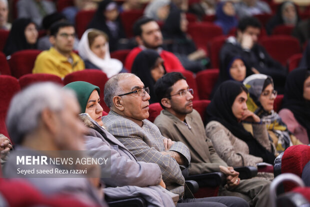 آئین نکوداشت اندیشمند فرزانه و نهج‌البلاغه پژوه برجسته استاد سید محمد مهدی جعفری بعدازظهر امروز دوشنبه ۲۹ آبان ۱۴۰۲ با حضور جمعی از استادان در سالن فردوسی خانه اندیشمندان علوم انسانی برگزار شد