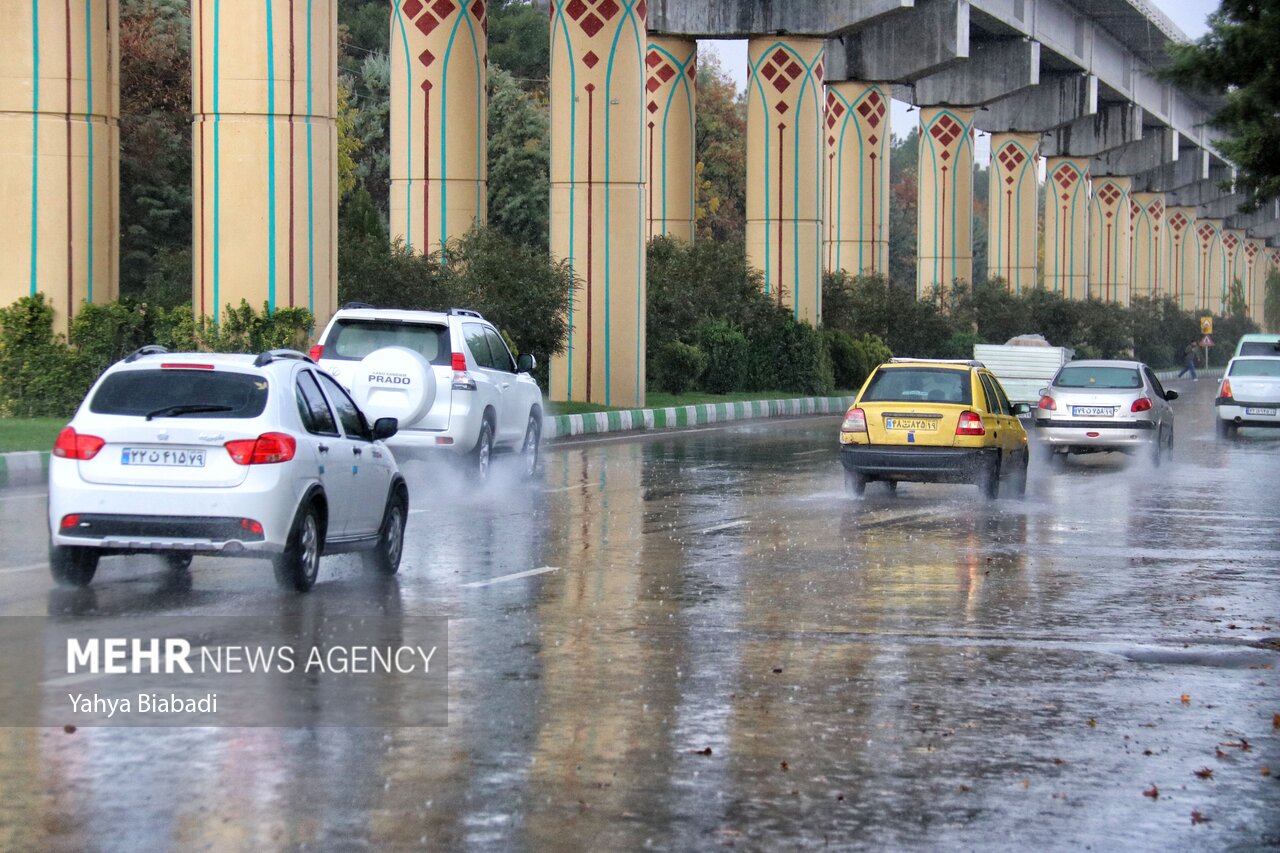 حداقل دمای پایتخت در روز جاری/ رگبار پراکنده باران در ۸ استان