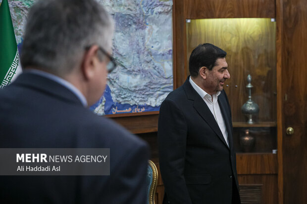 محمد مخبر معاون اول رئیس جمهور در دیدار با دستیار ویژه رئیس جمهور روسیه حضور دارد