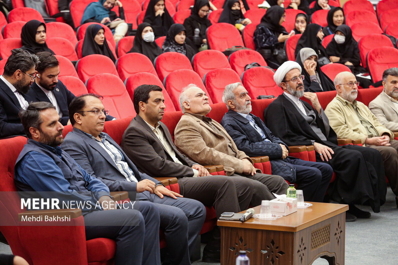 نکوداشت «عبدالحمید نقره کار» در قم برگزار شد+تصاویر