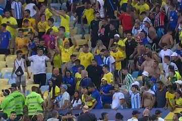 درگیری شدید هواداران فوتبال برزیل و آرژانتین+فیلم
