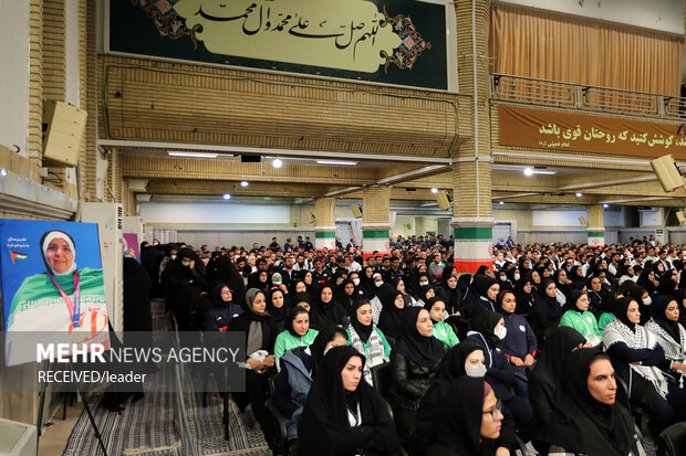 Leader's meeting with Iranian athletes
