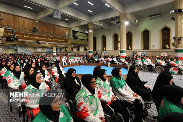 Leader's meeting with Iranian athletes
